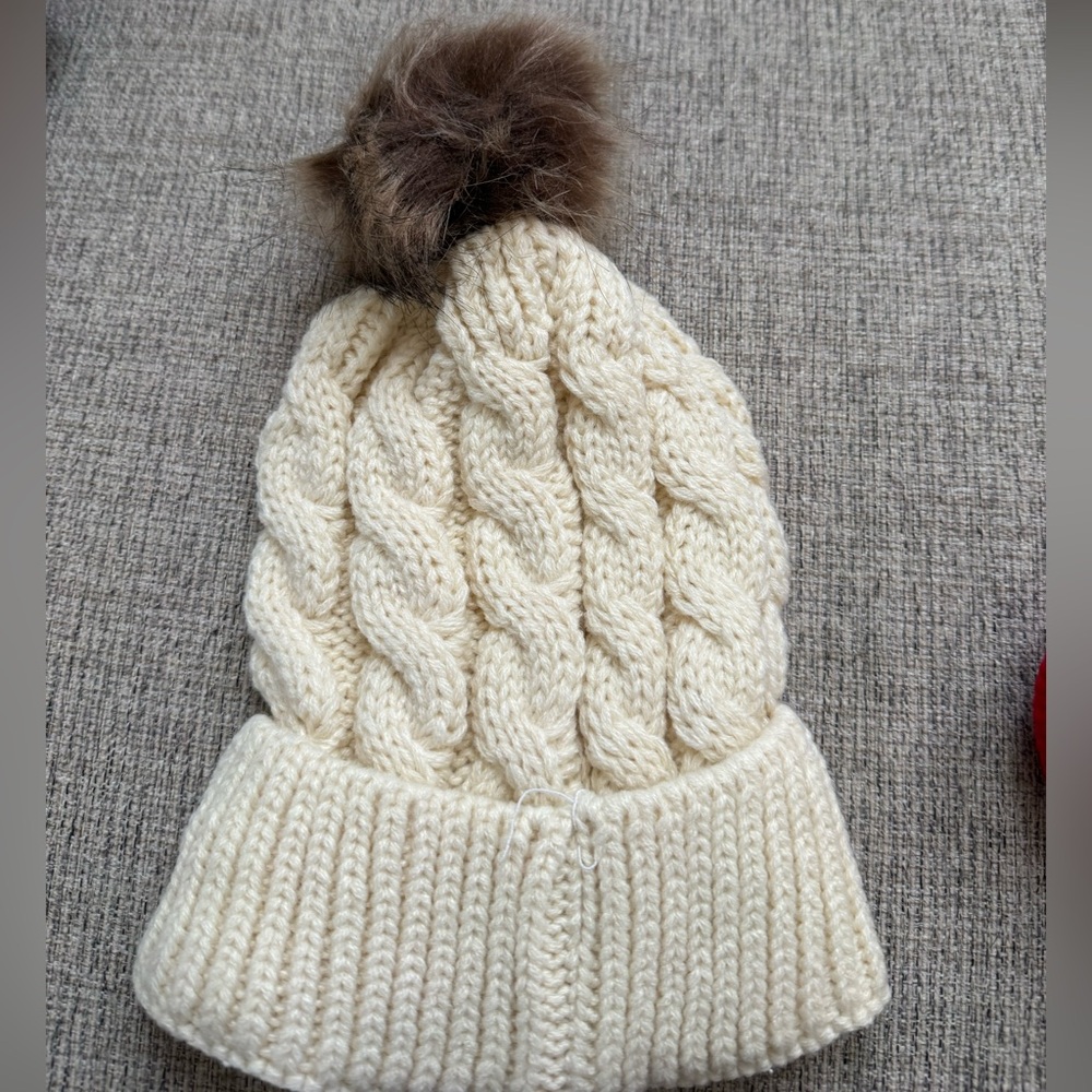 BEIGE SNOW HAT!